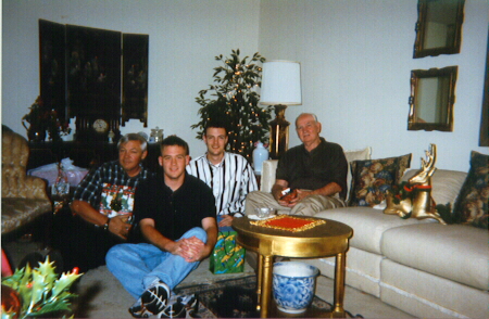 Xmasguys.jpg (178953 bytes)